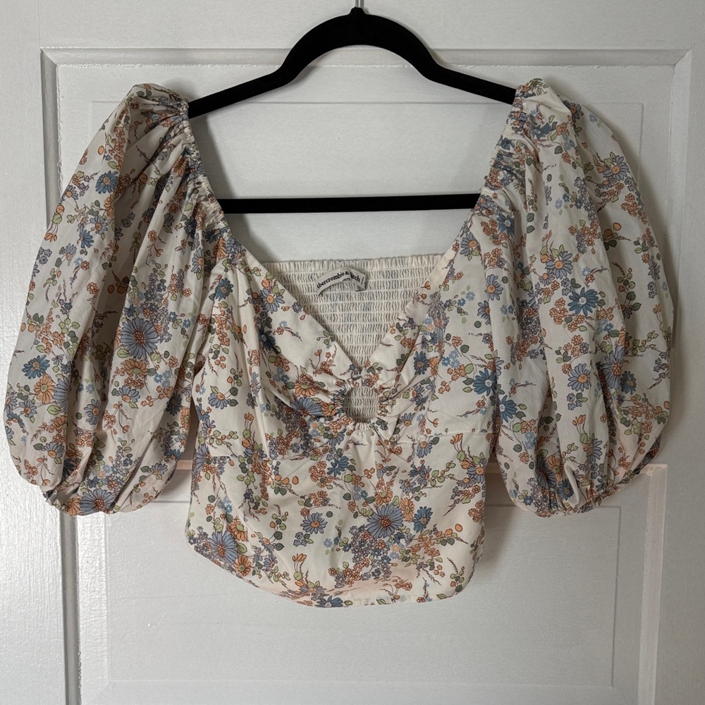 NWOT Abercrombie Floral Cropped Top